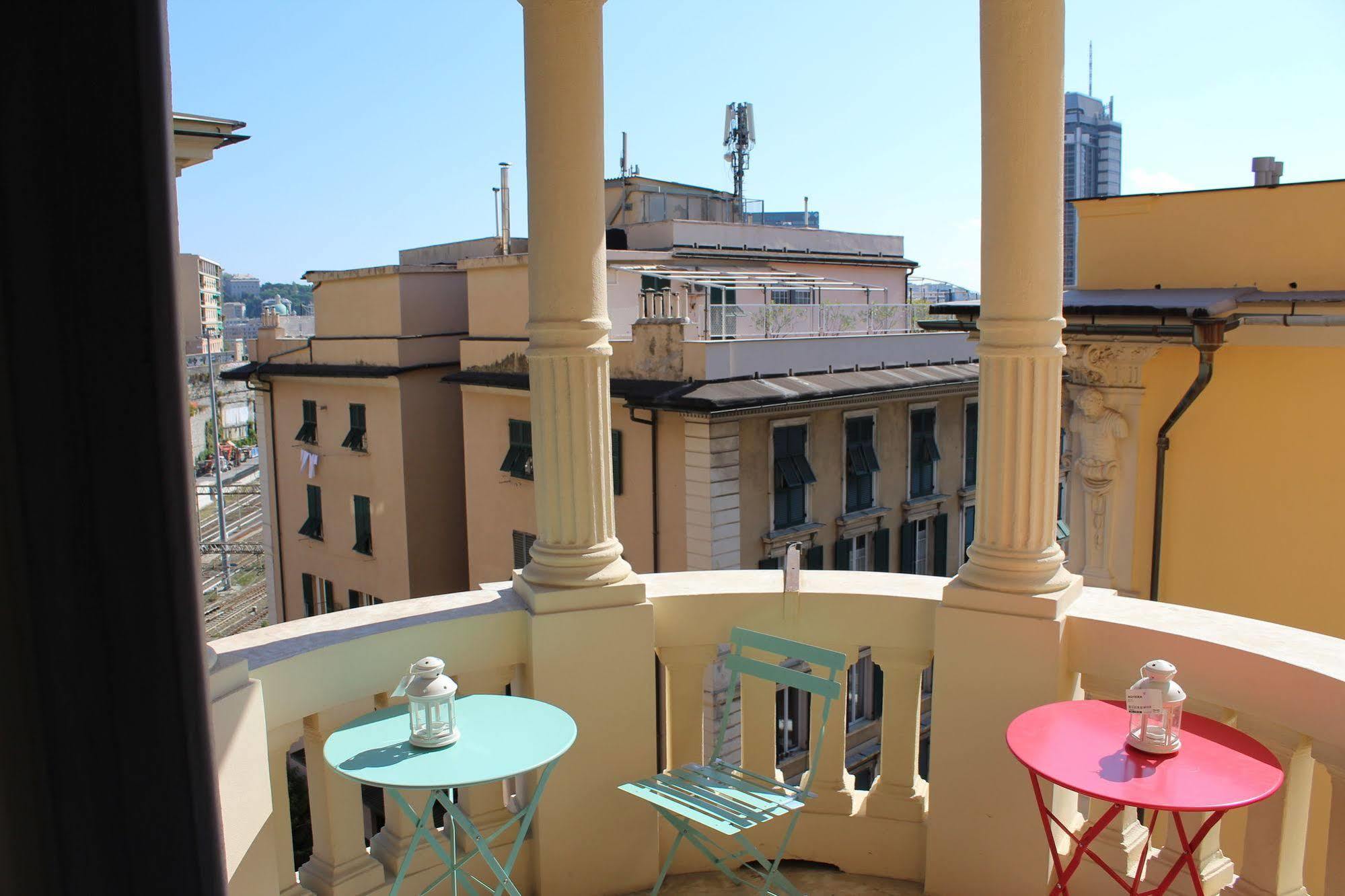 Victoria House Hostel Genoa Exterior photo